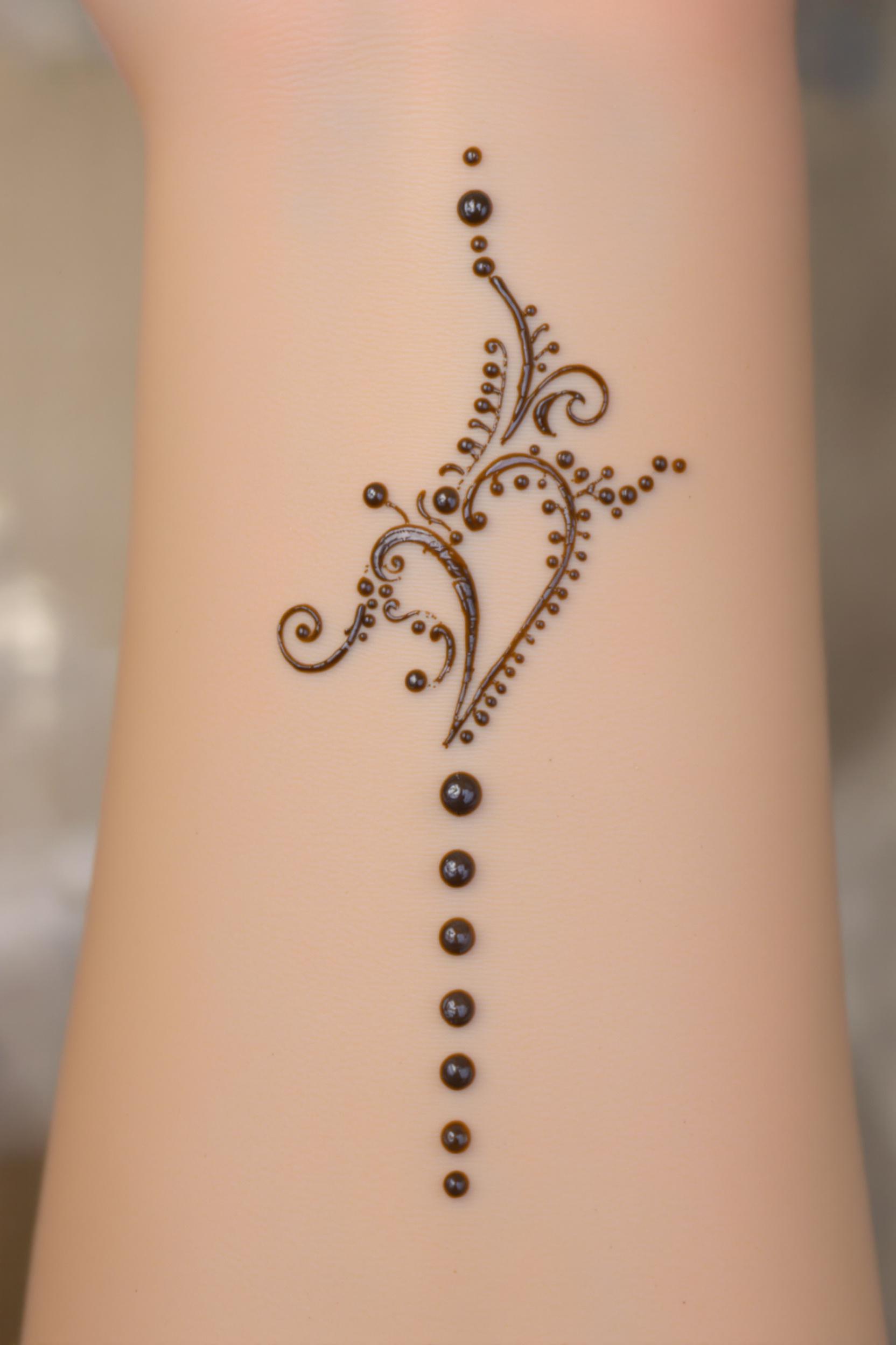 Graceful Henna Artistry Ensemble